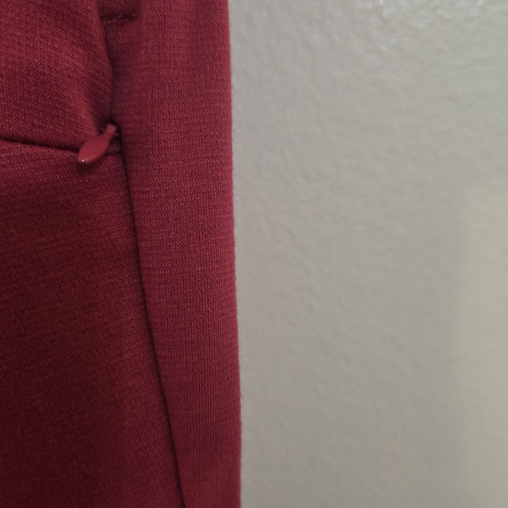 Chic Sleeveless Burgundy Mini Dress - Picture 4 of 4